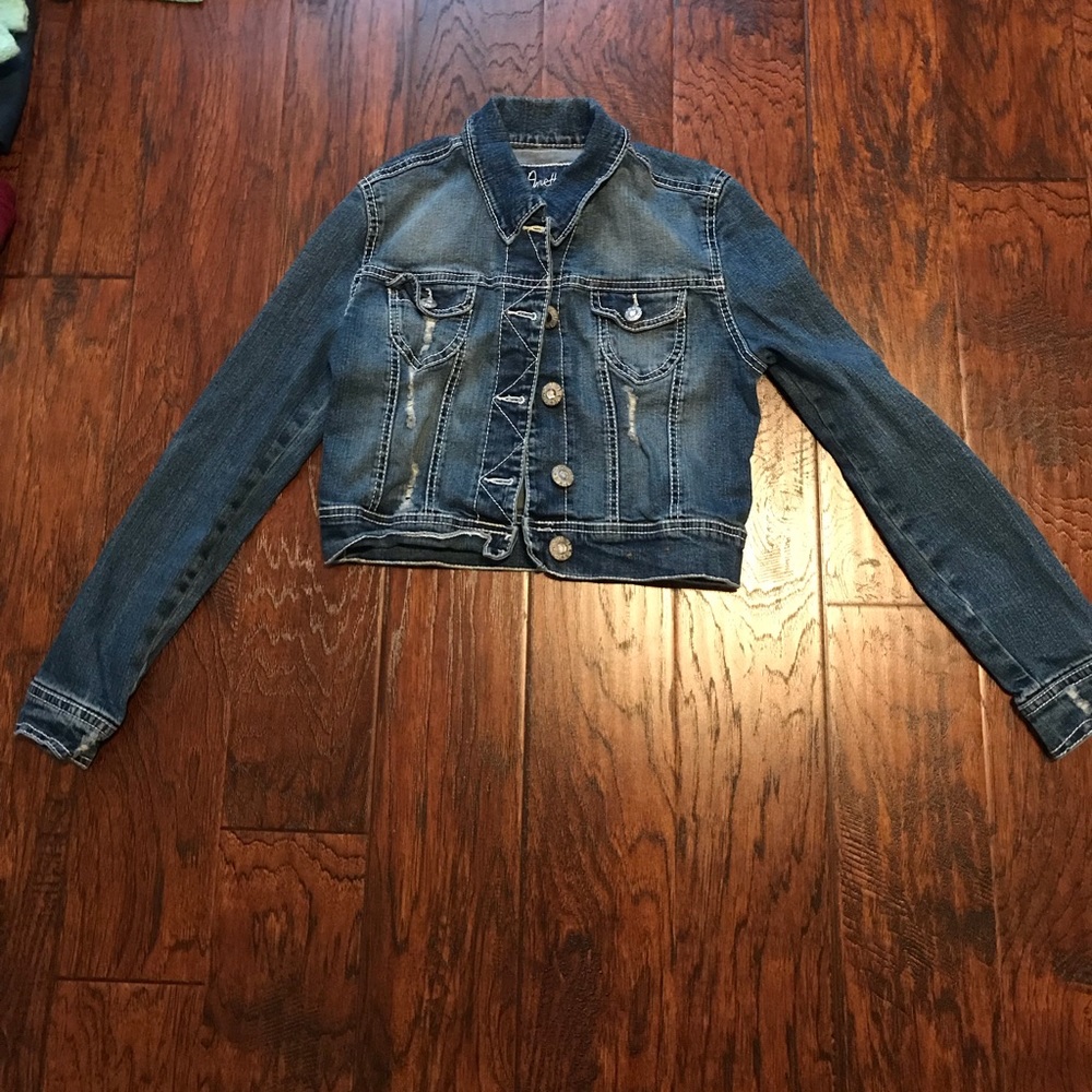FINAL PRICE DROP Cropped Jean Jacket